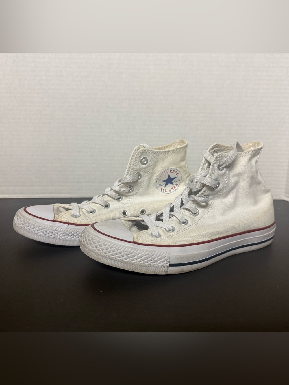 Converse Chuck Taylor All Star high top sneakers Women’s Size 7.5/Men’s 5.5